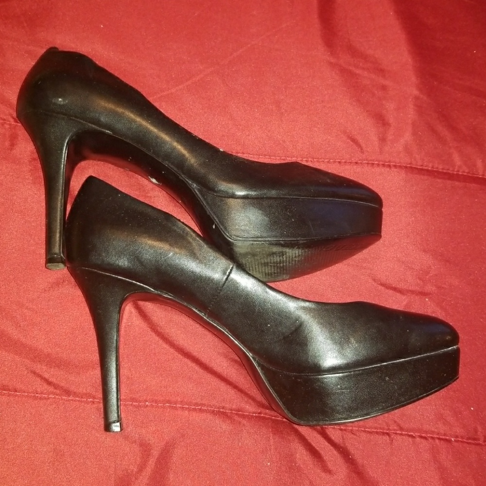 Guess leather platform heels